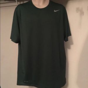 Nike men’s dri-fit shirt sz L